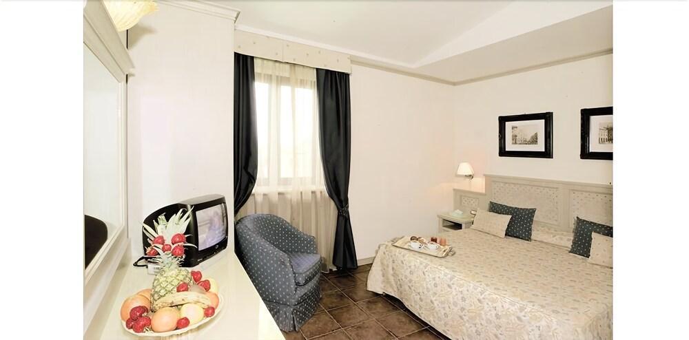 Hotel Quadrifoglio by Mancini Roma Esterno foto