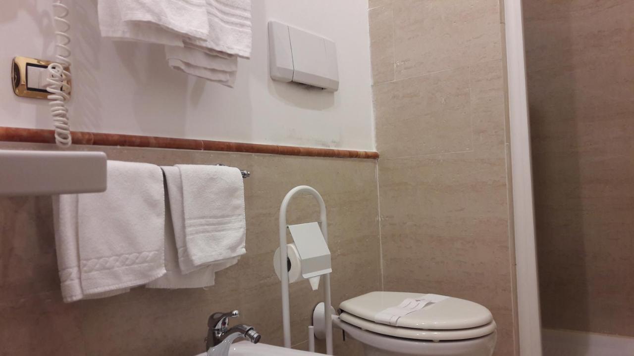 Hotel Quadrifoglio by Mancini Roma Esterno foto