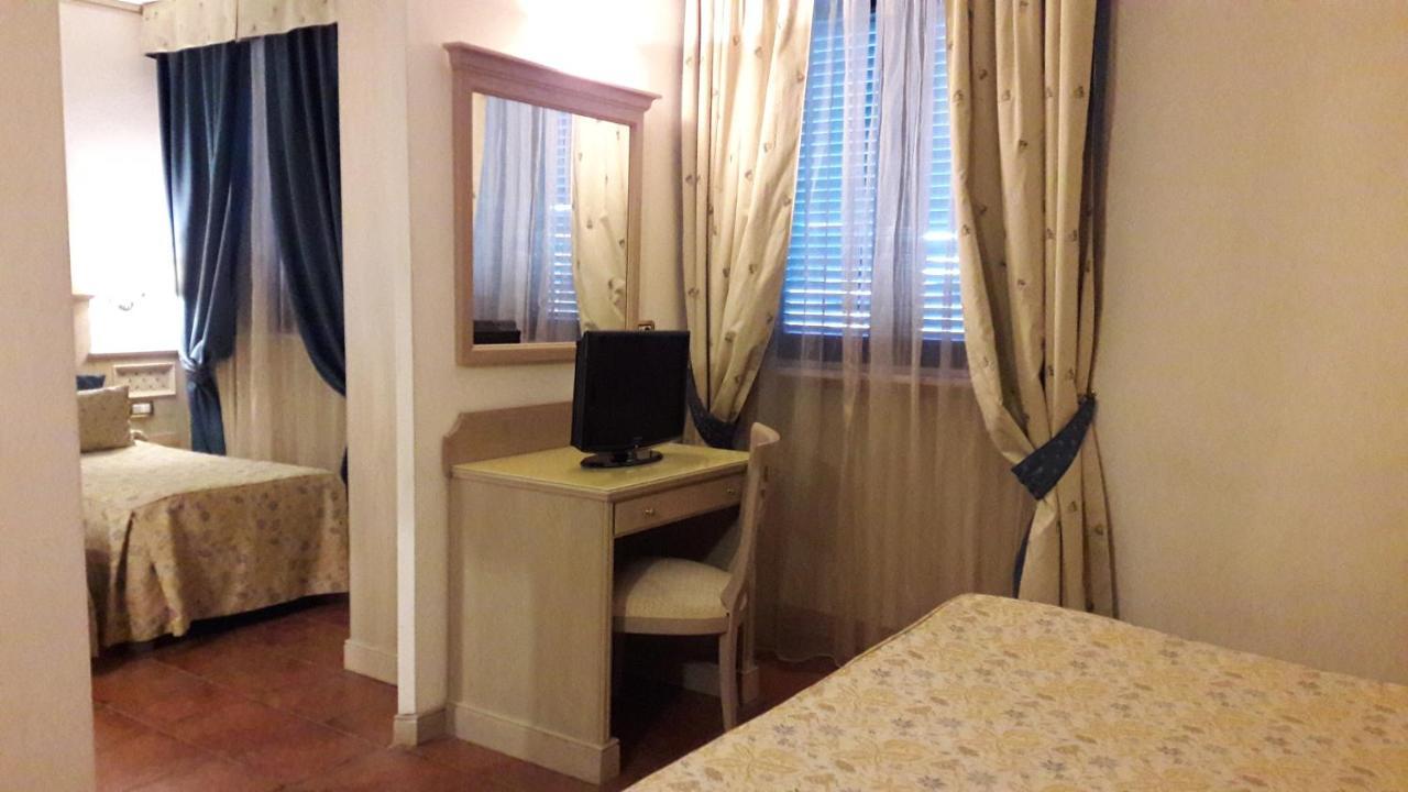 Hotel Quadrifoglio by Mancini Roma Esterno foto