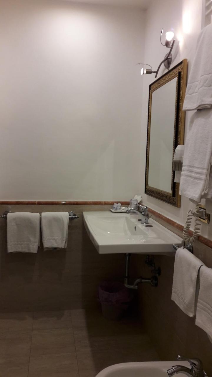Hotel Quadrifoglio by Mancini Roma Esterno foto