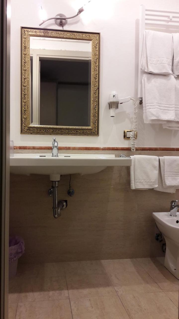 Hotel Quadrifoglio by Mancini Roma Esterno foto
